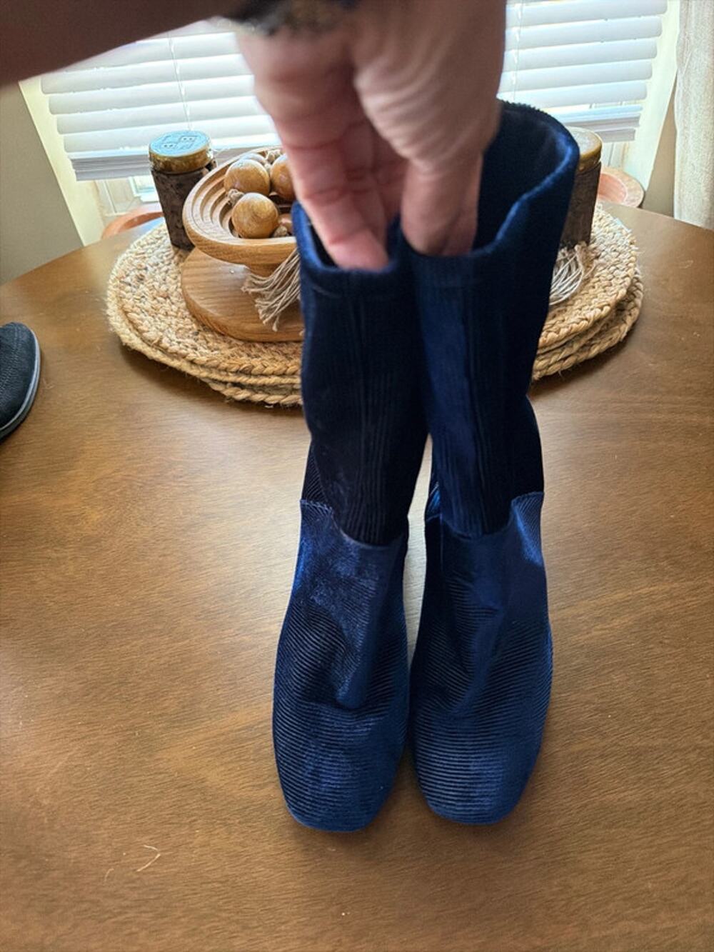 Halston kandi blue corduroy black heel boot 6.5 310